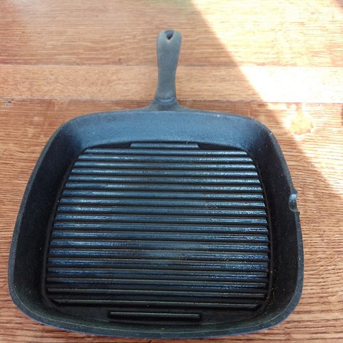 Ribbed skillet cast iron - skillet, pan