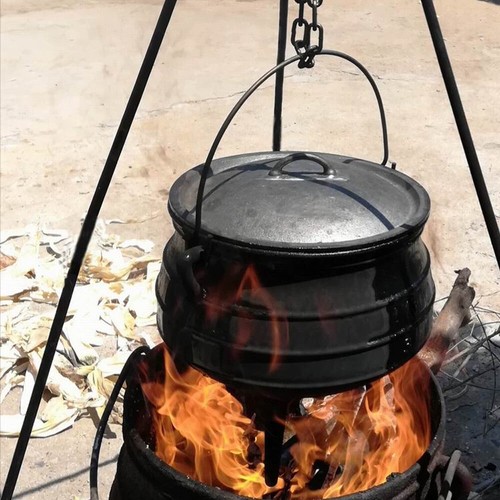 Pre seasoned cast iron potjie - cast,