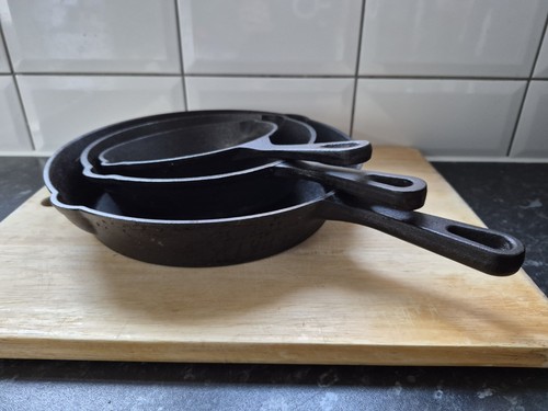 Set cast iron skillet - cast,